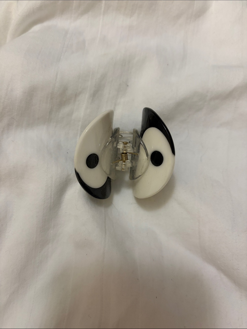 Black and White Yin Yang hair claw clip - Picture 2 of 4